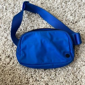 Lululemon Everywhere Belt Bag in Wild Bluebell